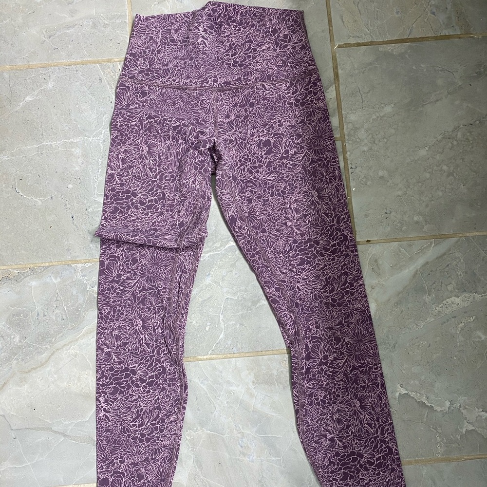 ⁉️⁉️Align Lululemon Purple Floral 28⁉️⁉️